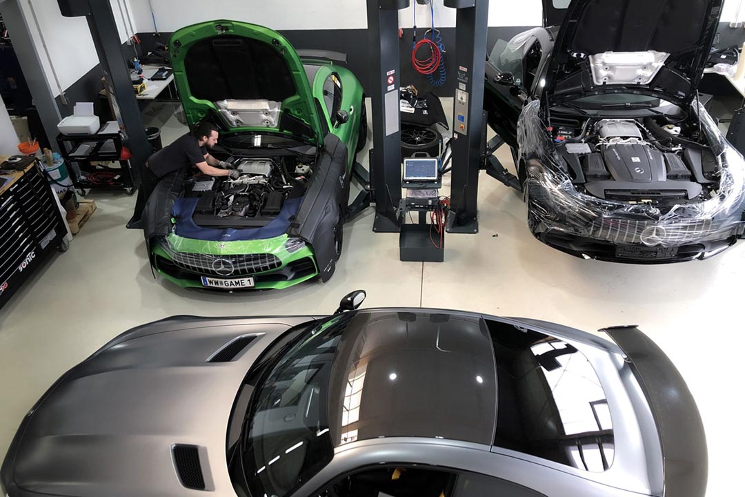 OPUS workshop with three AMG GTR
